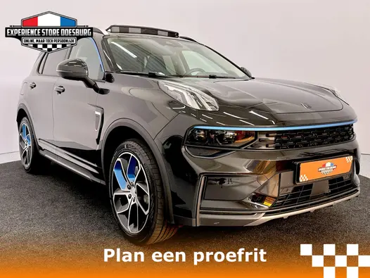 Lynk & Co 01 1.5 MY21 - Zorgeloos op weg in deze zwarte 01 met nieuwe banden en velgen!