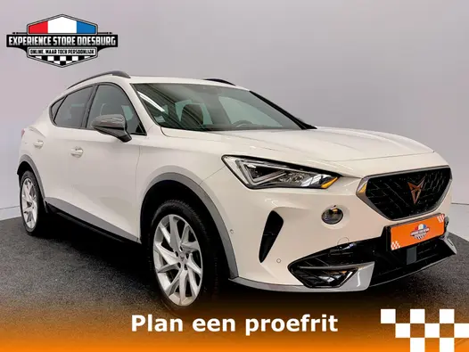 CUPRA Formentor e-Hybrid 1.4 TSI DSG 205PK Met het panoramadak open en de stille kracht van de e-Hybrid beleef je elke rit in deze Cupra Formentor als een mini-vakantie