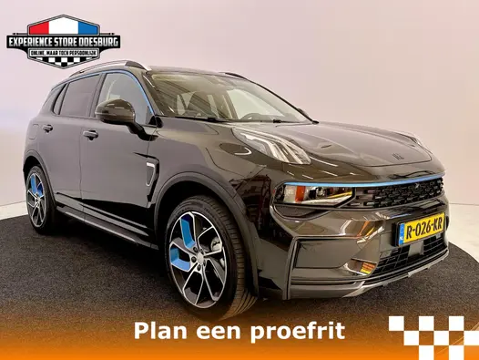 Lynk & Co 01 1.5 MY22 - Zwart, stijlvol en verrassend compleet met trekhaak!